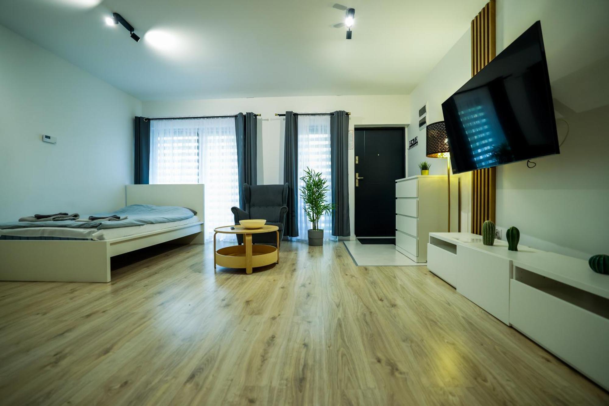 Multirooms Apartment *
