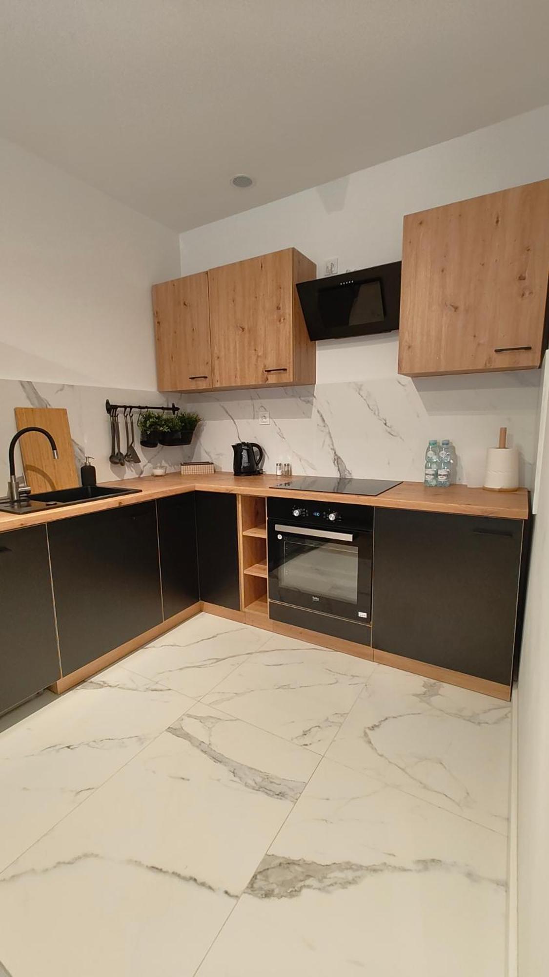 Multirooms Apartment *